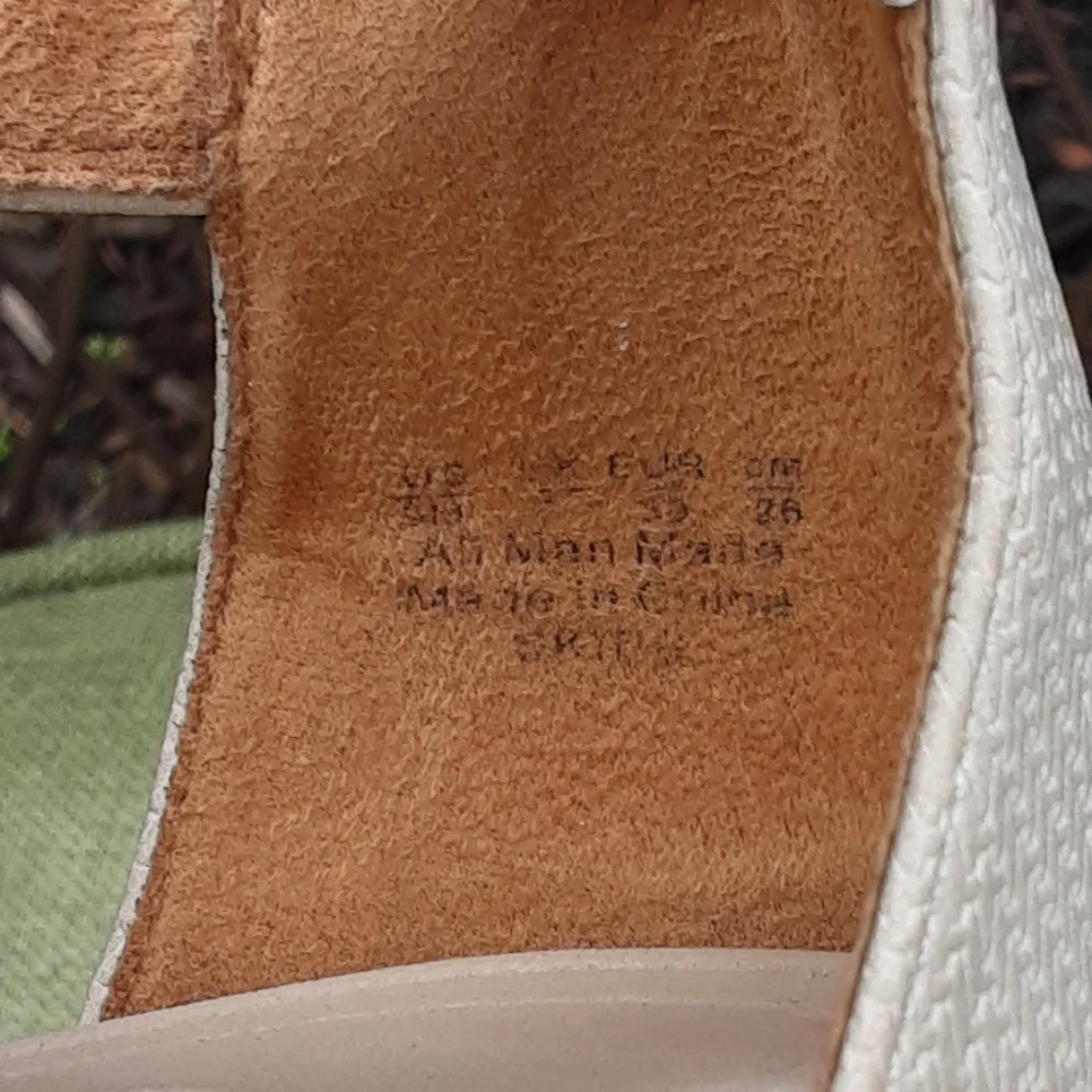 Dr. Scholl's Skips Platform Sandal.